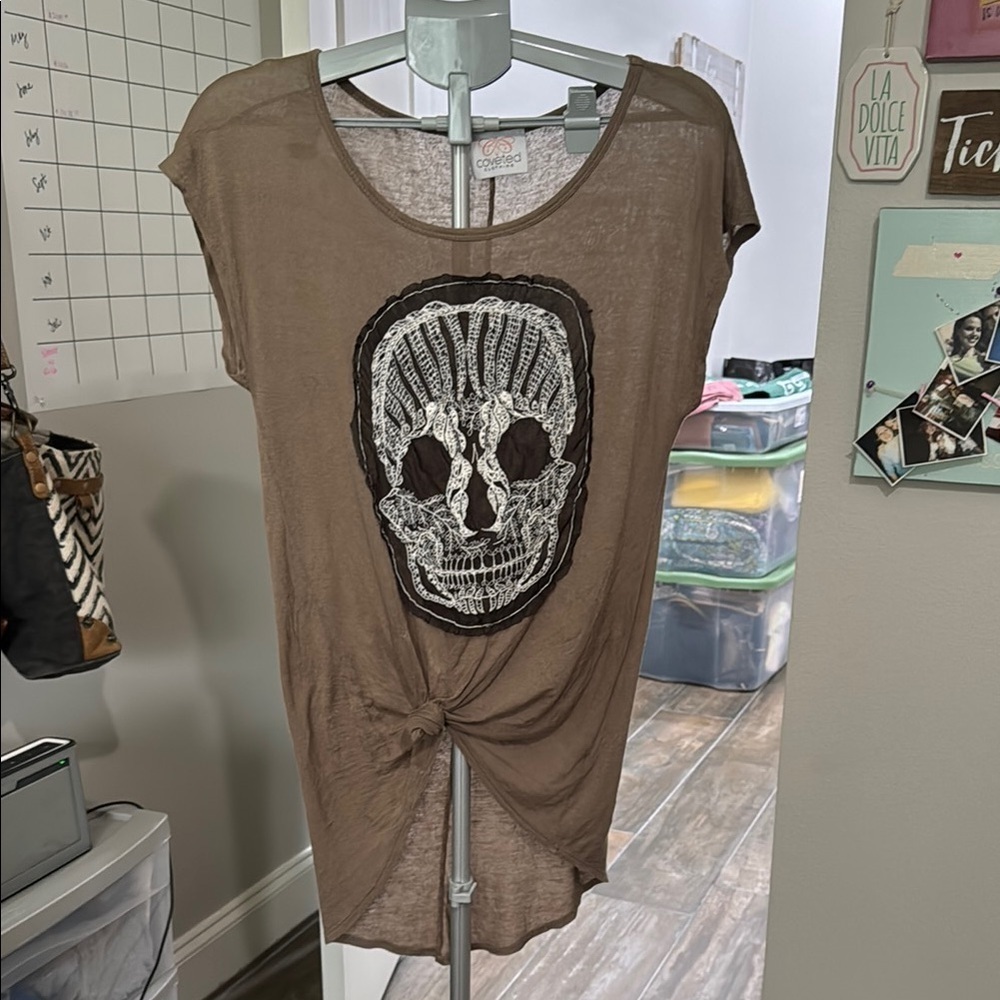 Coveted Clothing Brown Skull Graphic Short Sleeve Tee